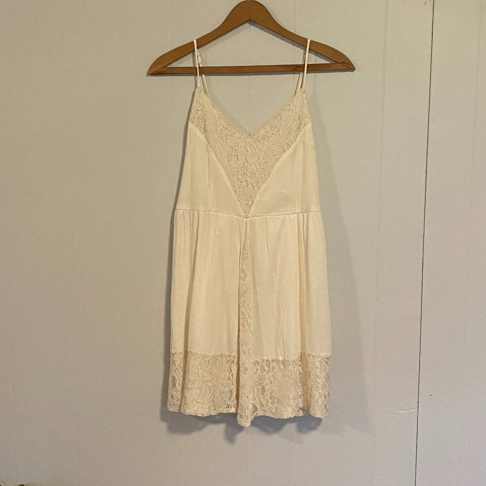 Entro Mini Lace Dress